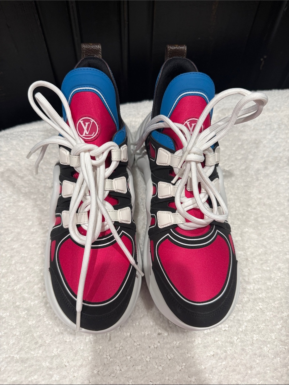 LOUIS VUITTON SNEAKERS